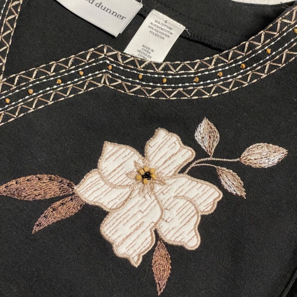 Alfred Dunner Short Embroidered Applique Top, Women L, Black Beige - Picture 6 of 9